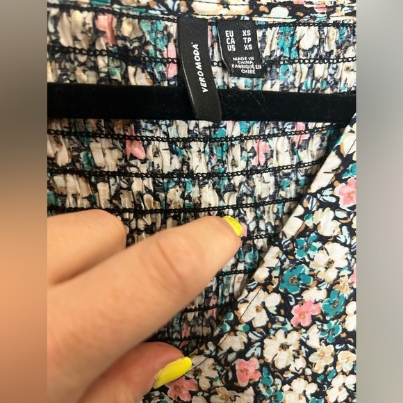 Vero Moda Floral Mini Dress Size XS - Picture 3 of 4